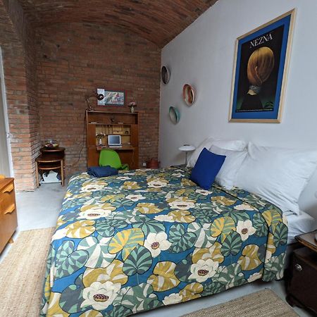 Romantic And Atypical Apartments In Prague'S Montmartre 外观 照片