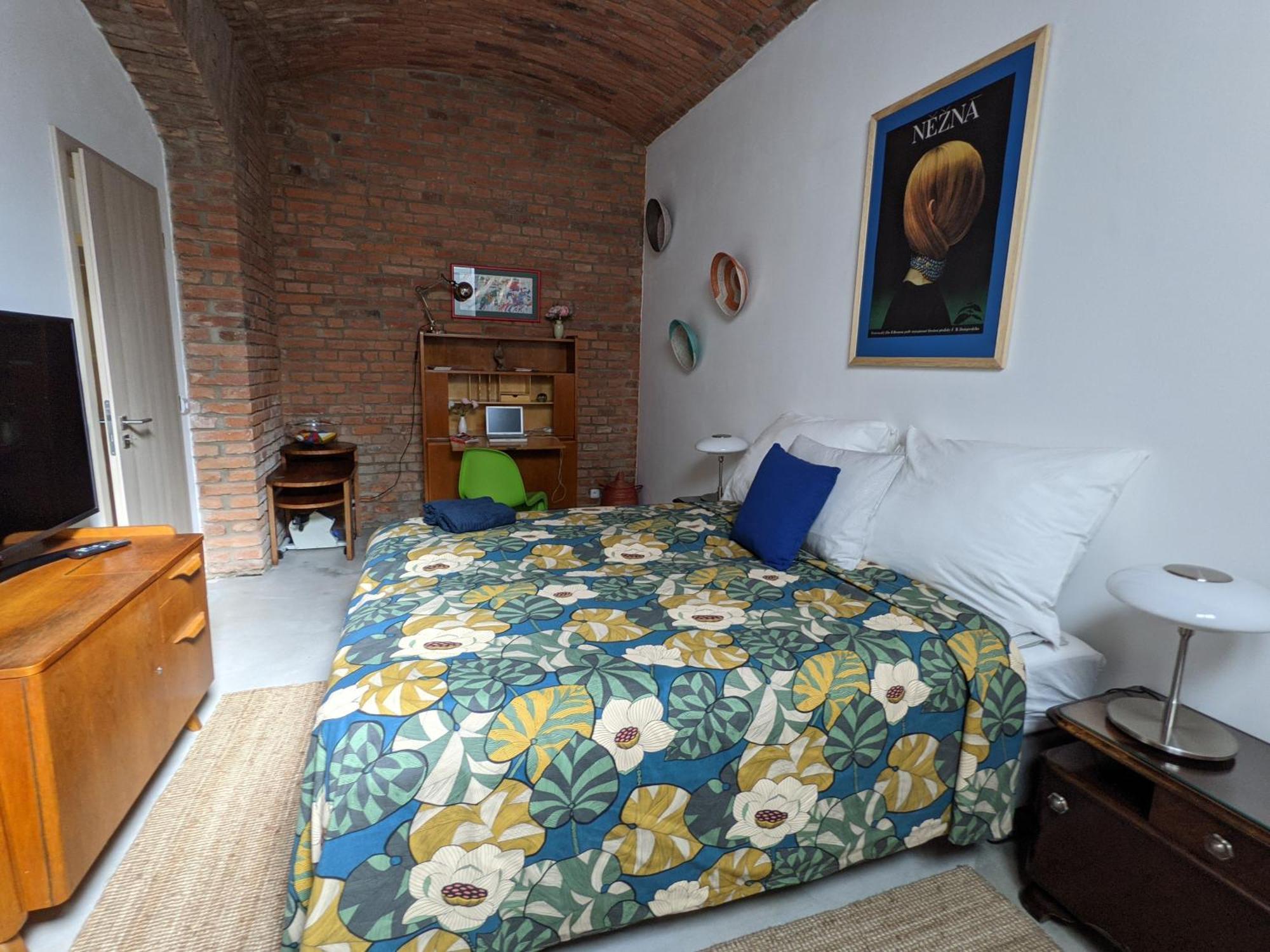 Romantic And Atypical Apartments In Prague'S Montmartre 外观 照片